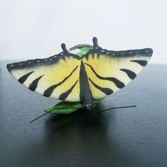 *Last Chance* Eastern Tiger Swallow Butterfly Porcelain Hinged Box PHB Midwest - Picture 6 of 12